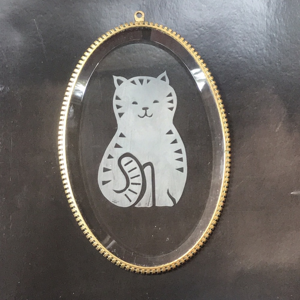 Cute Etched Cat in Oval Glass Wall Plaque - Picture 6 of 8